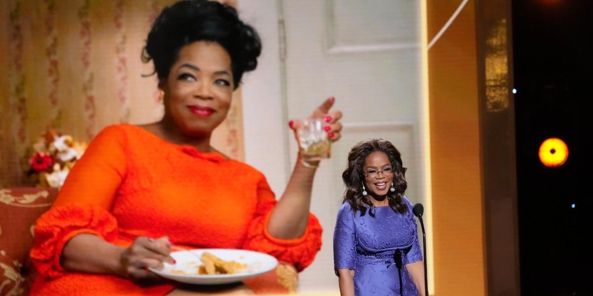 Oprah Winfrey på scenen på det femtiofemte NAACP Image Awards