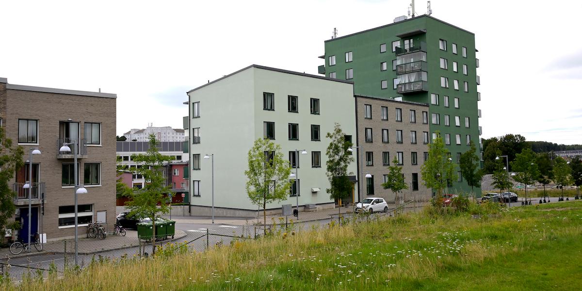 Bostadsområde i Järva Krog. En ny studie visar att det är viktigt får vår psykiska hälsa att ha grönska och natur i närheten av våra bostäder