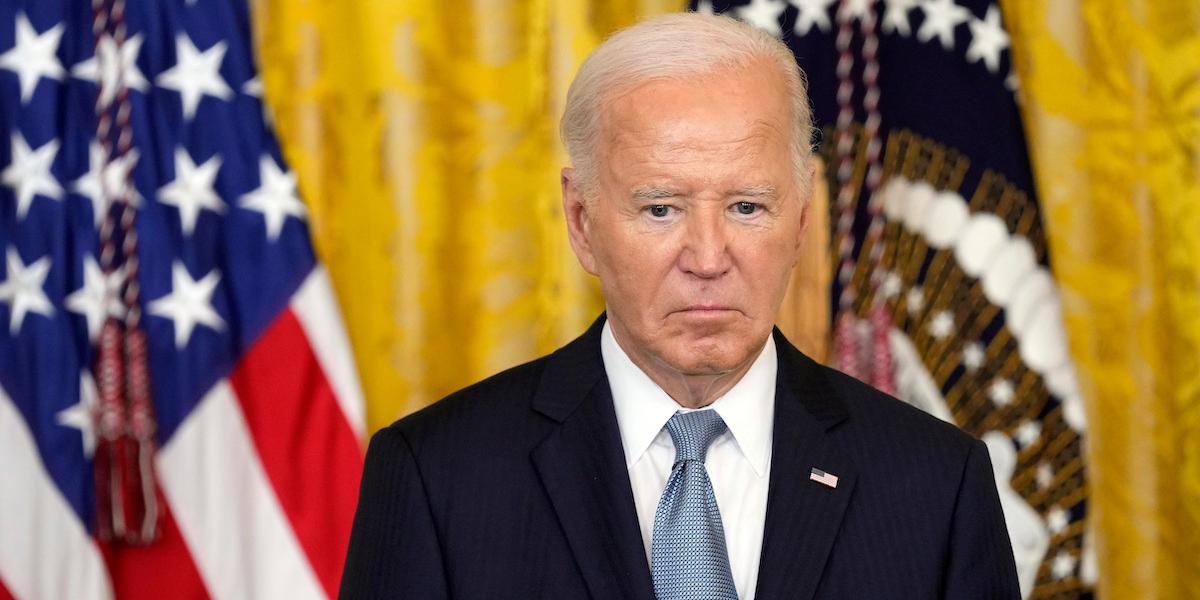 USA:s president Joe Biden, han har ibland lite dåligt minne, men det är enligt experter helt normalt att få sämre minne när hjärnan åldras och åldersrelaterad minnesförlust tyder inte alltid på ett allvarligt kognitivt problem