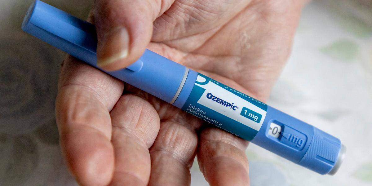 En spruta med ozempic. En ny studie slår fast att det inte finns någon koppling mellan diabetesläkemedel som ozempic och självmord