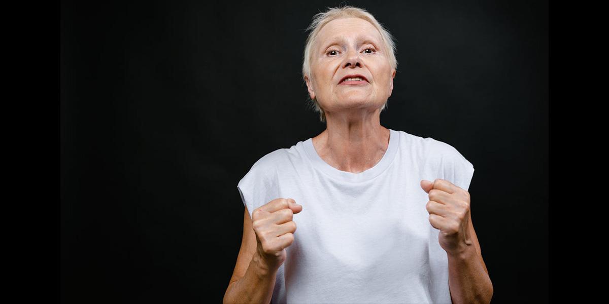 En kvinna ser nöjd ut. Nu 63-åriga Grace Lee, det är inte hon på bilden, har lyckats fortsätta styrketräna i fem år