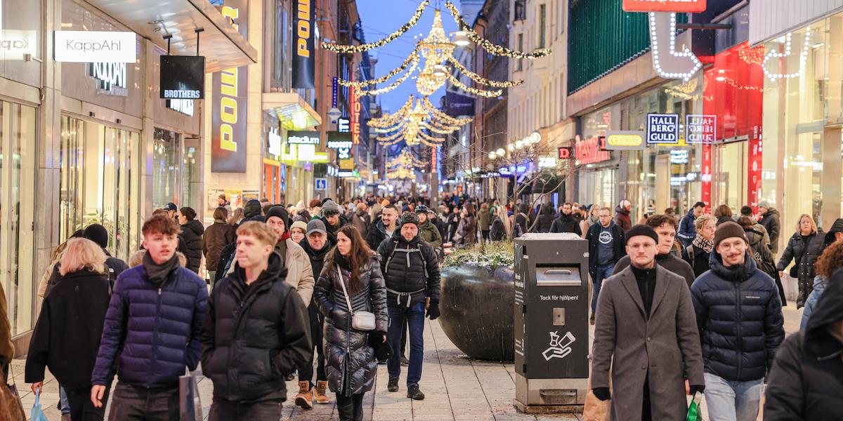 Julhandel i Stockholm. Stockholmarna är de som planerar att spendera mest på julen i å