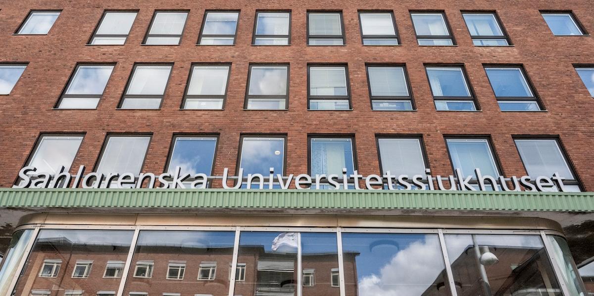 Sahlgrenska universitetssjukhuset. På Sahlgrenska sjukhuset i Göteborg är väntetiden för att få en ny lever nu ovanligt kort.