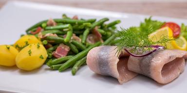 sill och potatis. Äter du nypotatis eller färskpotatis till matjesillen