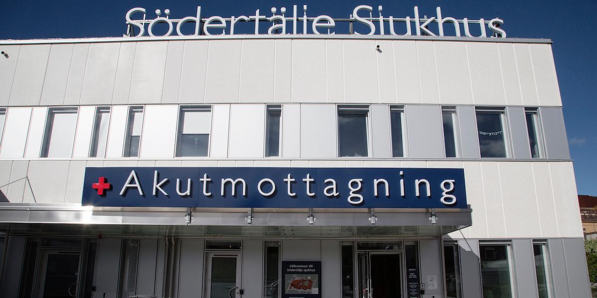 Södertälje sjukhus. En undersköterska vid sjukhuset ska olovligen ha läst journaler som inte tillhörde hennes patienter och därför åtalas hon nu