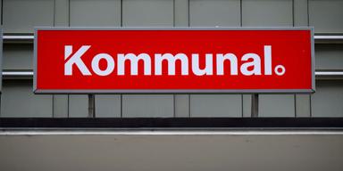 Kommunals skylt, fackförbundet, som bland annat organiserar undersköterskor och vårdbiträden varslar om strejk