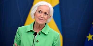 Sjukvårdsminister Acko Ankarberg Johansson, hon säger att regeringen behöver göra mer för att Sverige ska ha en stabil försörjning av läkemedel.