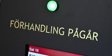 Stockholms tingsrätt håller huvudförhandling i mål där Jan Axelsson, vd och grundare för forumet Flashback