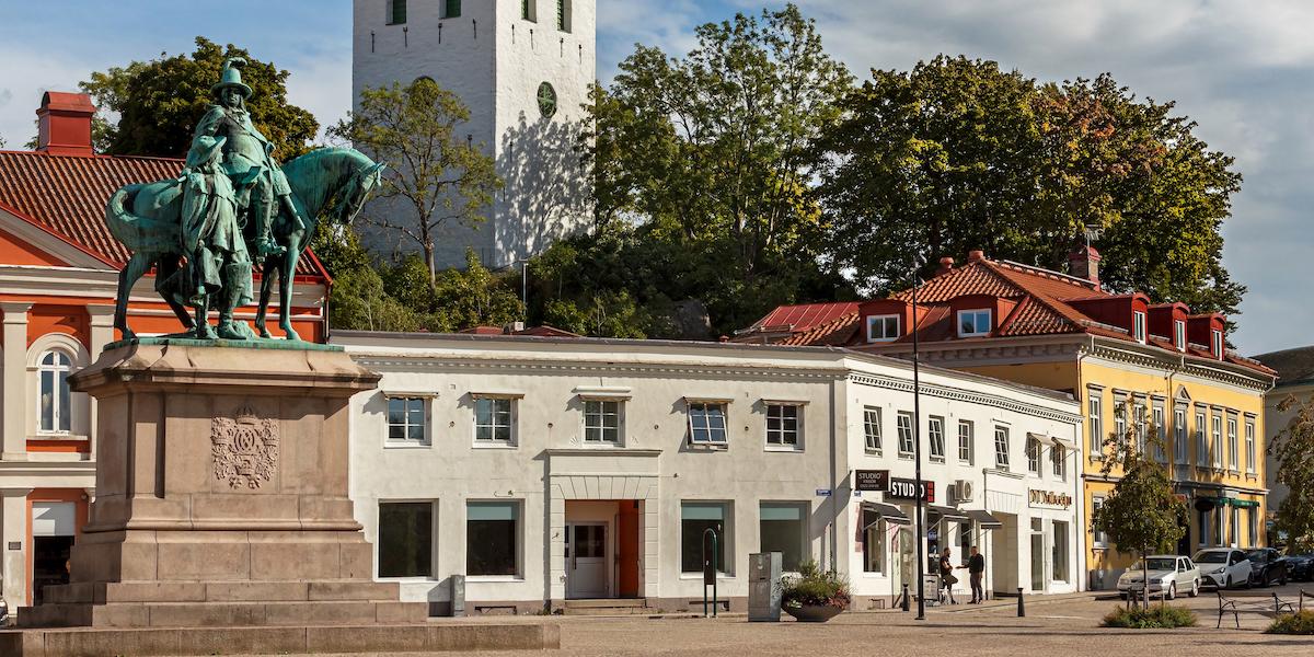 Uddevalla, här har flera incidenter inom i hemtjänsten och på ett äldreboende lett till att kommunen både anmält sig enligt lex Maria och lex Sarah.