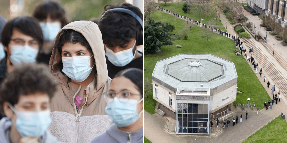 Personer som köar för att få vaccin för epidemisk hjärnhinneinflammation.