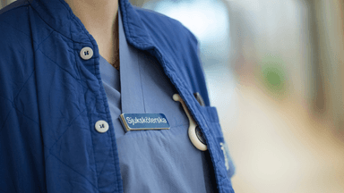 En sjuksköterska inom vården.