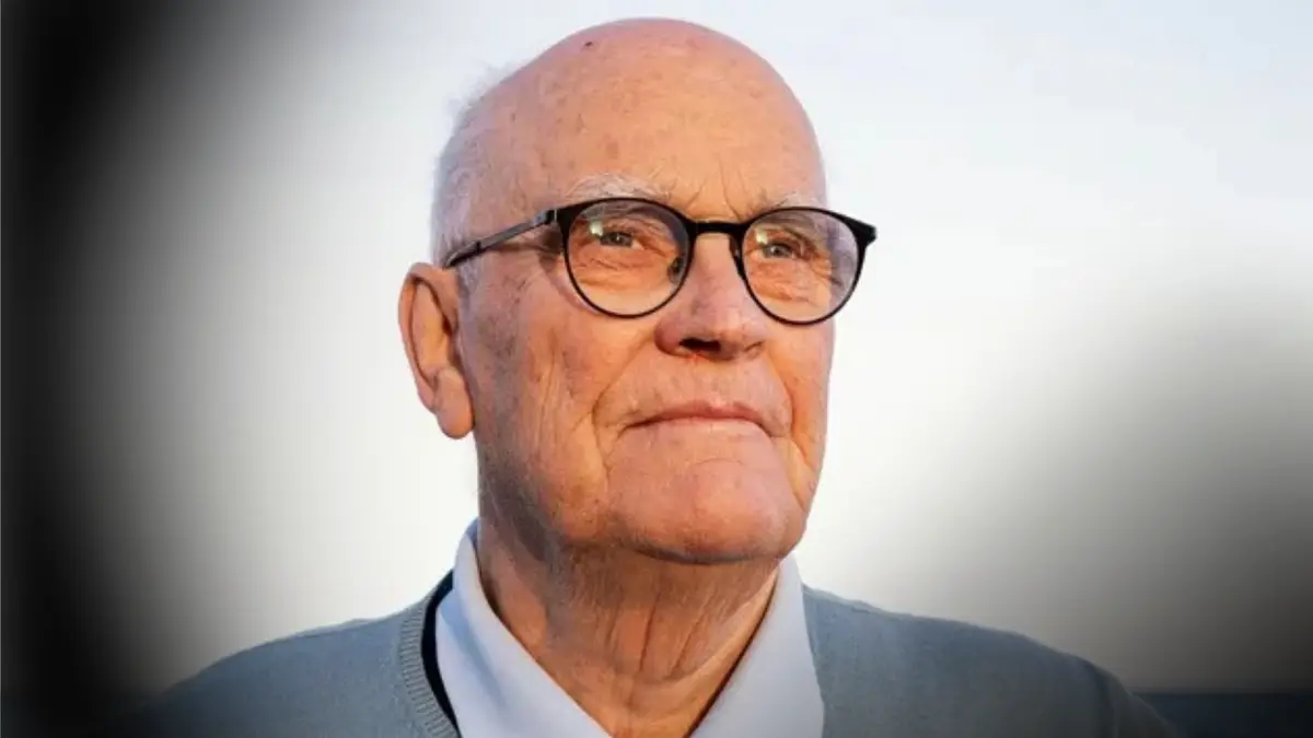 roger akelius